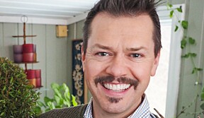 Espen Skarphagen er blomsterdekoratør og driver hagenettstedet skarpihagen.no, og er dommer i «Sommerhytta» på TV 2.