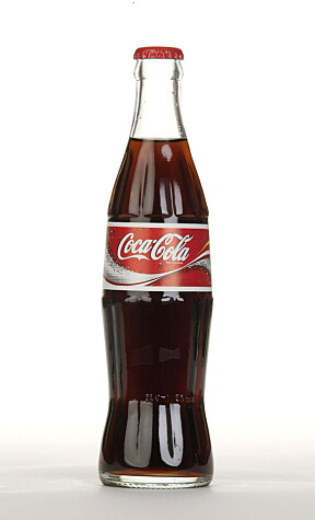 MOT RUST: Cola kan gnis på rustflekker og tar flekkene raskt og ufarlig.