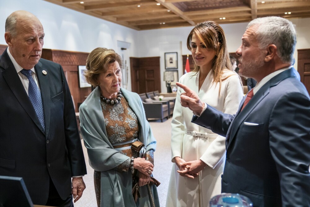 I KARANTENE: Kong Harald og dronning Sonja måtte holde seg hjemme i 14 dager etter å ha vært på statsbesøk hos kong Abdullah og dronning Rania i Jordan.