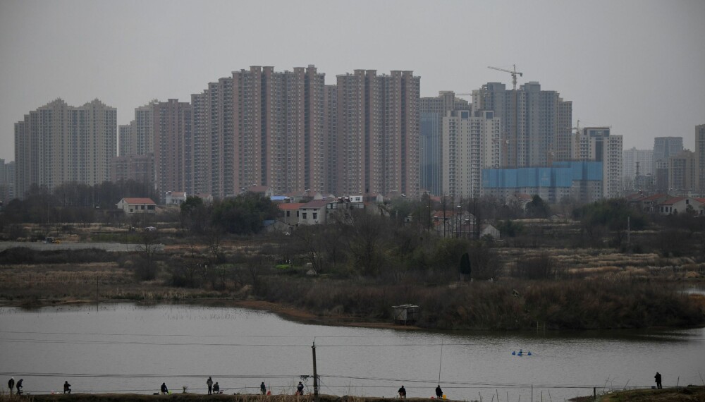 Koronautbruddet starter i Wuhan Kina, trolig på fiskemarkedet i den travle storbyen.