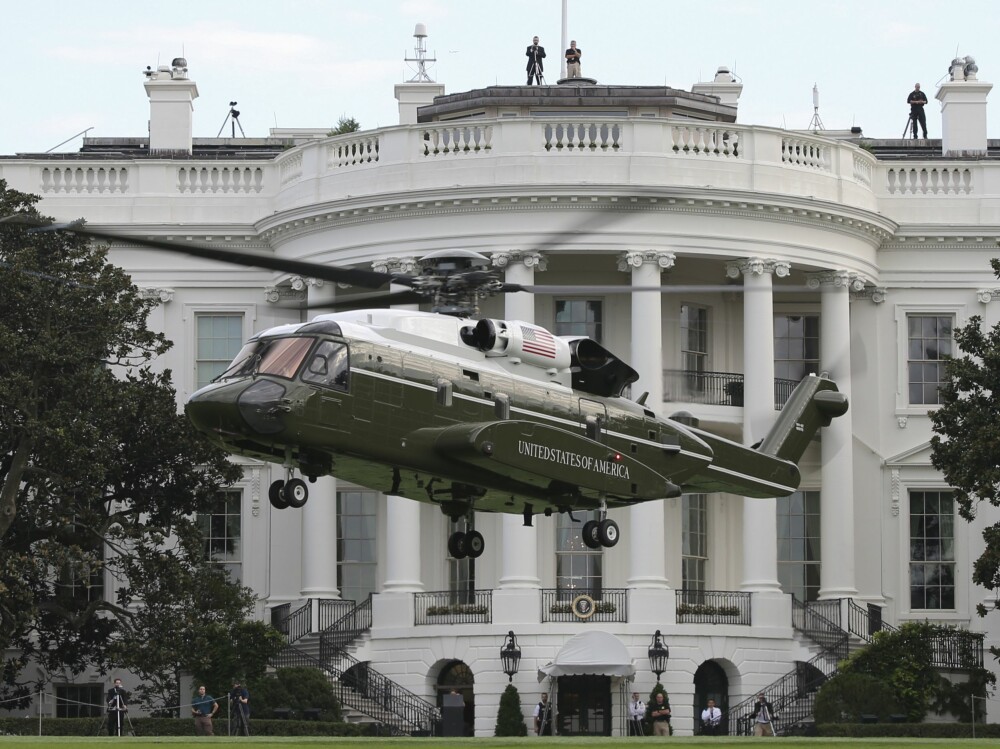 <b>NESTE GENERASJON:</b> En VH-92 A prøver ut landings­forholdene foran Det hvite hus. Etter planen skal de 23 nye helikoptrene være operative om tre år.