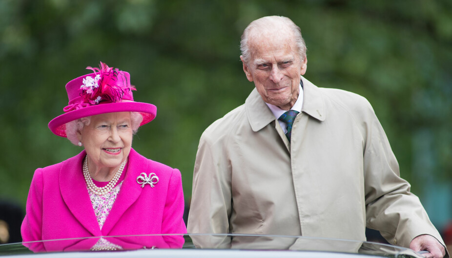 RØMTE BYEN: Dronning Elizabeth og prins Philip har reist fra London og flyttet inn på Windsor Castle og blir der til over påske.