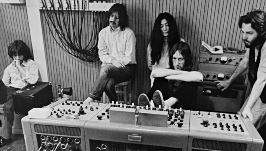 <b>FRYSEPUNKT:</b> Frysepunktet i The Beatles’ karriere ble nådd under innspillingen av filmen «Let It Be» i januar 1969. En av grunnene het Yoko Ono. Fra venstre: George, Ringo, Yoko, John og Paul.