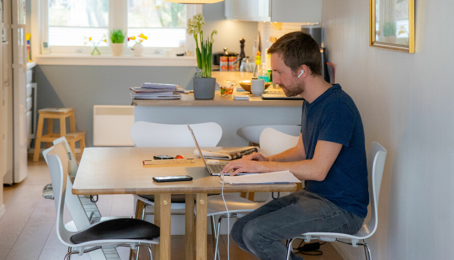 TVINGES TIL Å TENKE NYTT: COVID-19 har på kort tid ført med seg mange drastiske politiske og teknologiske endringer, blant annet vil vi se et endret personvern etter karantenesituasjonen, hevder teknologiekspert.