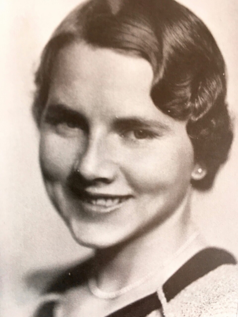 ØIVINDS TANTE: Kristi Gavle (45) blir kastet til værs og omkommer da vognen sporer av og lander i skinnegangen.