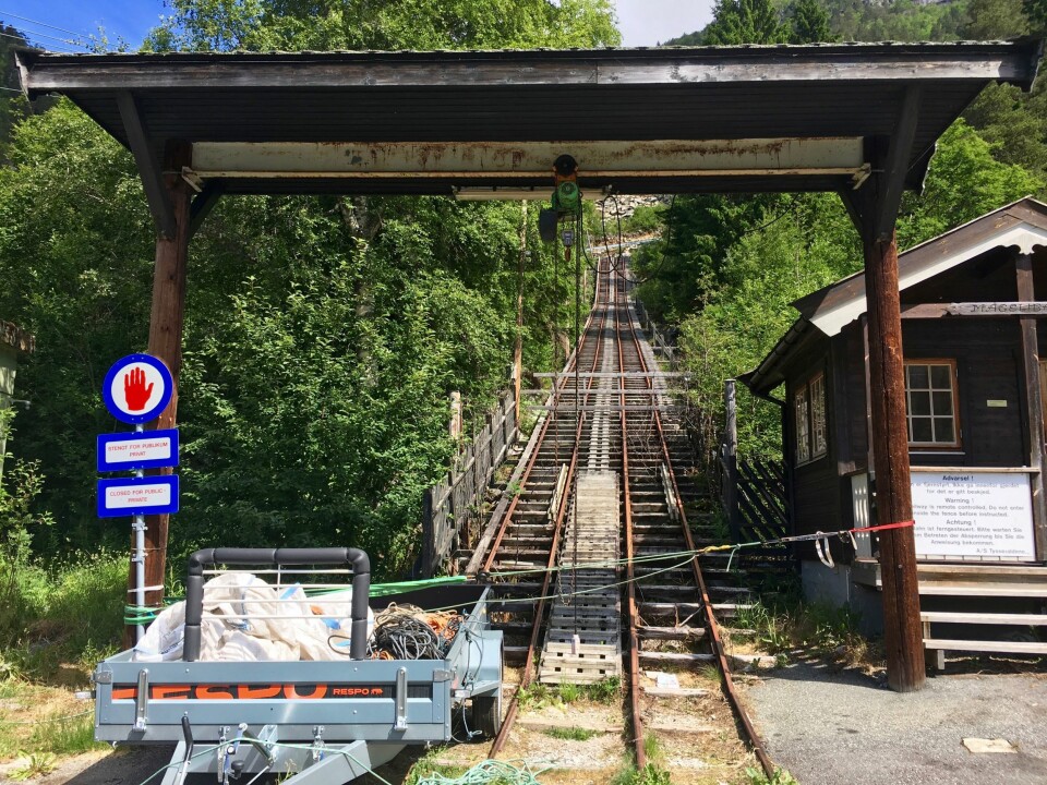 MINNESMERKE: Portalen ved starten av Mågelibanen er vedtatt vernet og står som et monument over en svunnen tid.