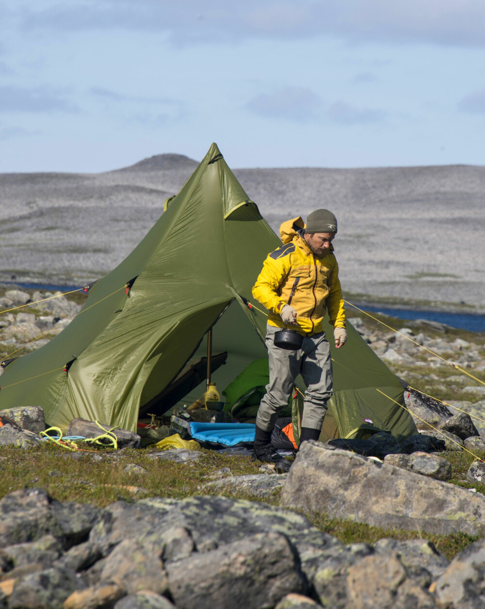 <b>STOR NOK:</b> Selv i steinete fjellterreng finner man ofte en flekk som er stor nok til å plassere teltet.