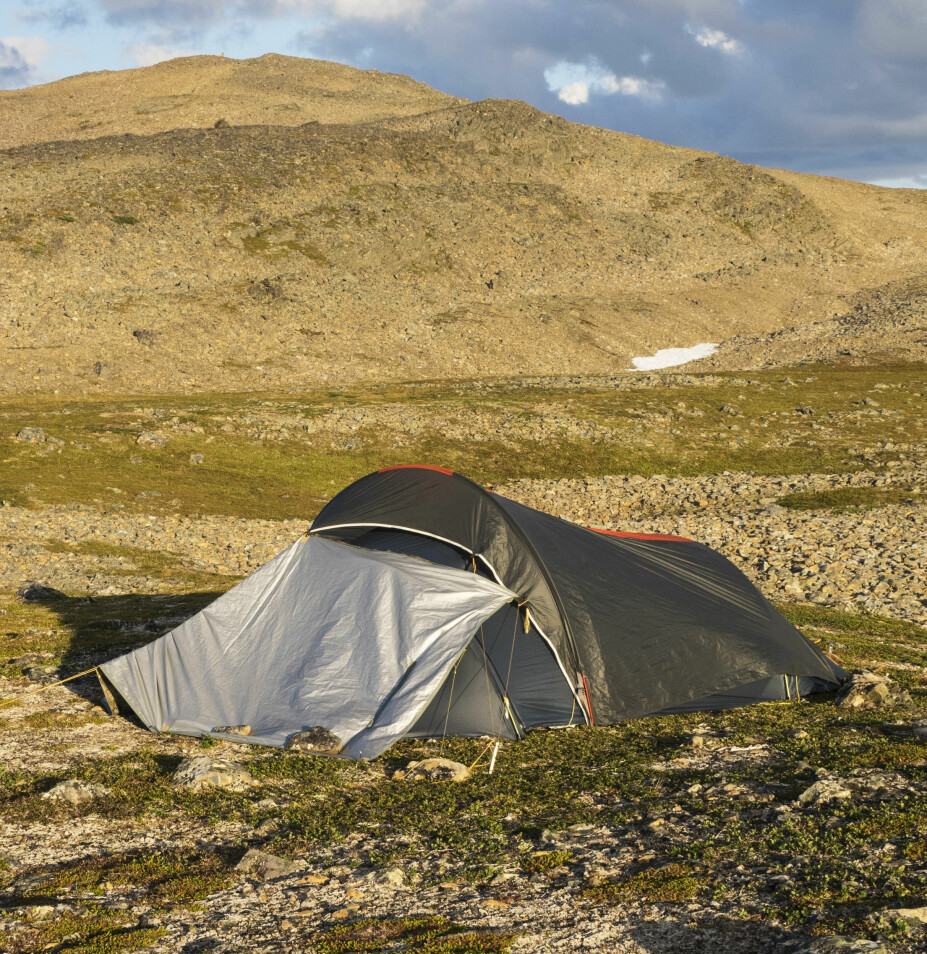 SOLA: Tenk på hvordan sola står før du setter opp teltet.
