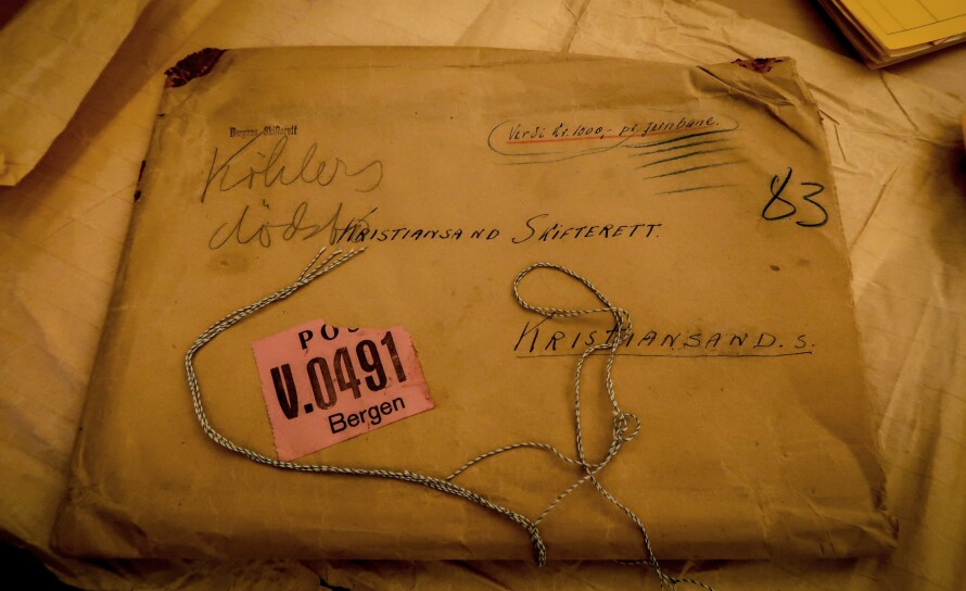 VERDIPOST: På statsarkivet i Kristiansand oppbevares papirene om Køhlers påståtte identitetsbytte. De ble i sin tid seendt som forseglet og verdifull konduktørpost fra Bergen.