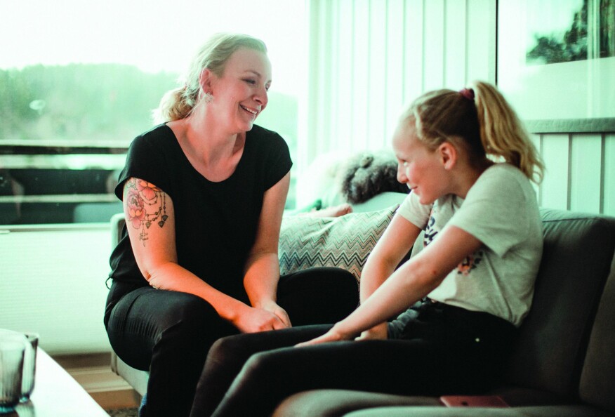 JENTETID: Ella elsker å finne på ting med mamma, bare de to sammen.