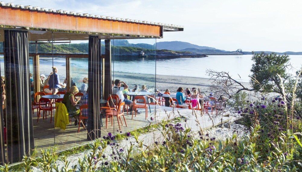 EKSOTISK: På Stokkøya Sjøsenter kan du nyte god arkitektur, deilig mat og flott utsyn