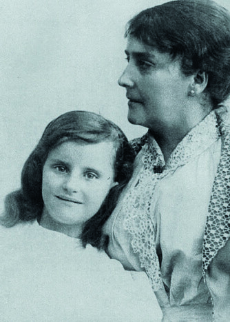 <b>MOR OG DATTER:</b> Amalie Skram med datteren Johanne som hun fikk med sin andre ektemann Erik Skram. 