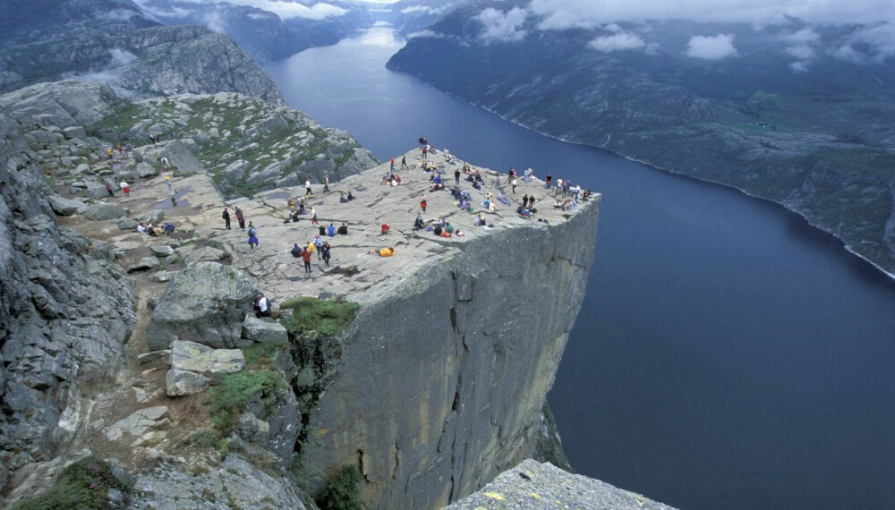 PREIKESTOLEN: Sammen med Nordkapp er Preikestolen Norges mest kjente klippe, og meget godt besøk gjennom hele toppsesongen fra april til oktober.