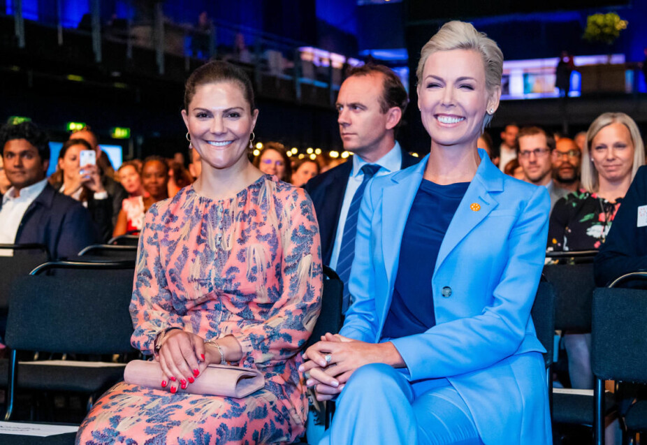 ET VALG FOR LIVET: Mange kjente menn­esker har engasjert seg i EAT. Her er Kron­prinsesse Victoria av Sverige og Gunhild på Eat Stockholm Food Forum i 2019.