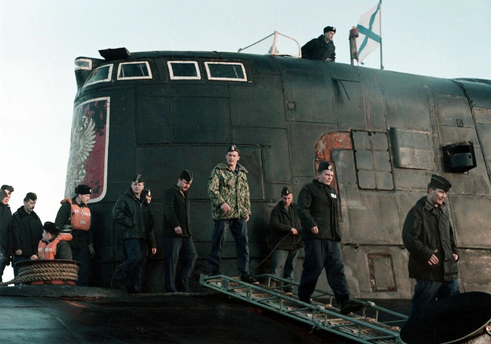 <b>BESETNINGEN:</b> Hele den 118 mann store ubåtbesetningen omkom i dypet. 