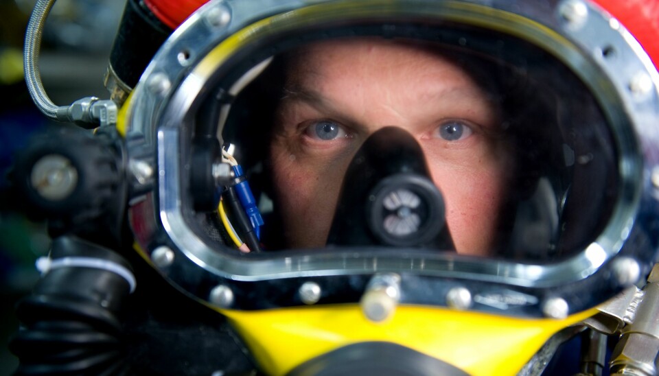 Jon Are åpnet luka til den forliste ubåten. Det som så skjedde, sendte kalde gysninger gjennom redningsfolkene