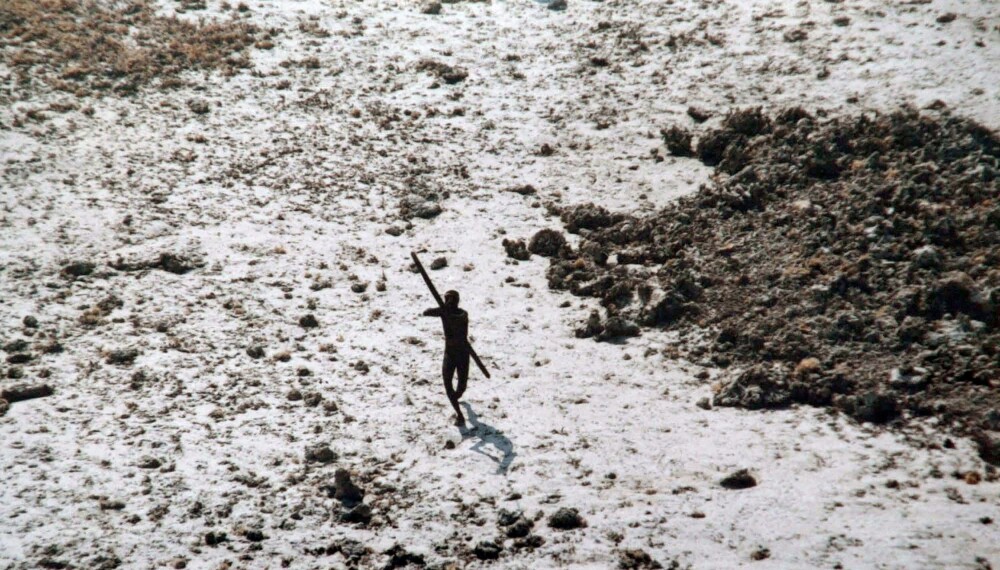 DU ER IKKE ØNSKET: Alltid hatt en drøm om å besøke et folkeslag så isolert at det knapt kjenner til en verden utenfor sin egen? Da er North Sentinel Island stedet. Skjønt, det er bare én hake.