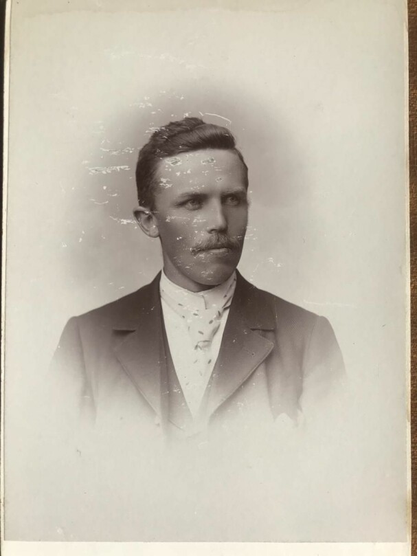 BLE IGJEN: Nicolai Hanson, ekspedisjonens zoolog, kom aldri hjem igjen til Norge. Han døde og ble begravet på Cape Adare.