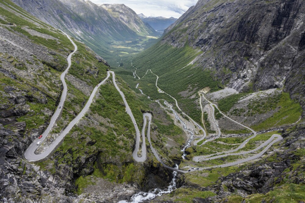 <b>NASJONAL TURISTVEI:</b> Trollstigen er Norges mest besøkte turistvei og et imponerende stykke ingeniørkunst som ble åpnet i 1936. 