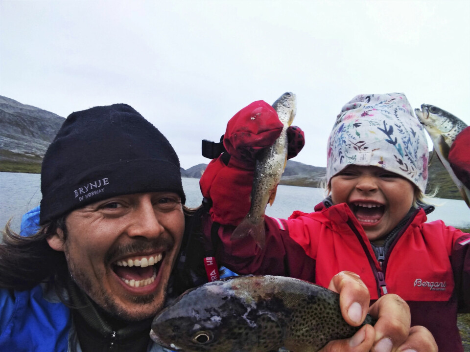 SELVFISKET MIDDAG: Det er liten tvil om at gleden er stor over dagens fangst.
