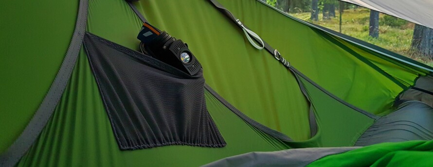 LOMMER: Velg gjerne en hengekøye som har praktiske lommer til mobil, bøker, tørre sokker og plass til en ekstra jakke.