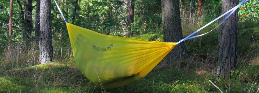 LETTVEKTER: Klarer du deg uten tarp og myggnetting, har du en soveplass som veier under 300 gram.