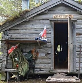 YTRE BANGSJØHYTTA: Denne gamle tømmerhytta er en av av Snåsa fjellstyres tolv hytter.