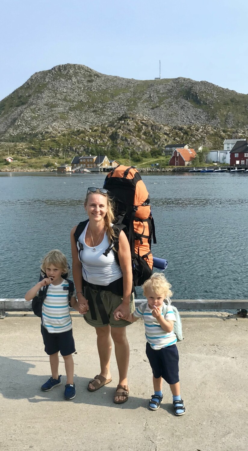 JULI 2018: Leiligheten på Adamstuen i Oslo er leid ut, permisjonssøknaden til jobben sendt og vi reiser på sommerferie til Lofoten, på jakt etter et lite fiskevær vi kunne flytte til.