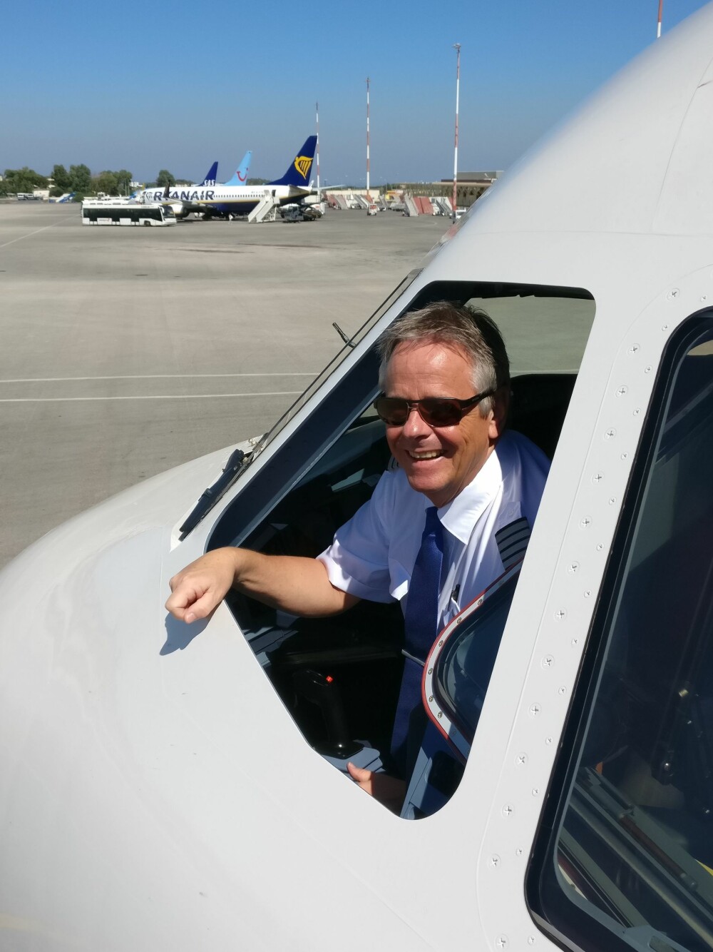 <b>FLYR FORTSATT:</b> 61-åringen er i dag kaptein på SAS sine Airbus A320.