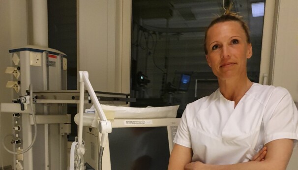INTENSIVSYKEPLEIER: Elin Grooss Berge (45) jobber på intensiven ved Sørlandet sykehus i Arendal. Har kjæreste og to barn på 16 og 18 år.