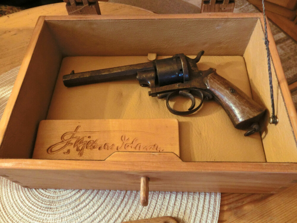 <b>SELVDRAP:</b> Med denne revolveren tok Hjalmar Johansen sitt liv. Han var da 46 år gammel.