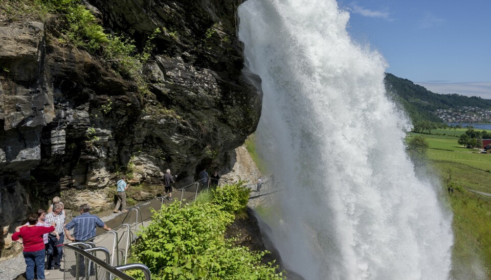 HARDANGER: Steinsdalsfossen ved Norheimsund er en spektakulær naturattraksjon langs Nasjonal 
 turistveg Hardanger.
