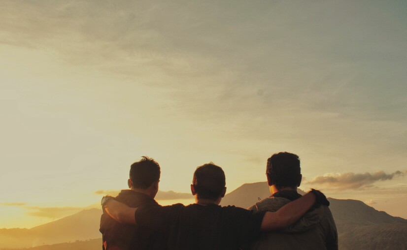 Da pappa døde, kom kompisene hans et utrolig løfte