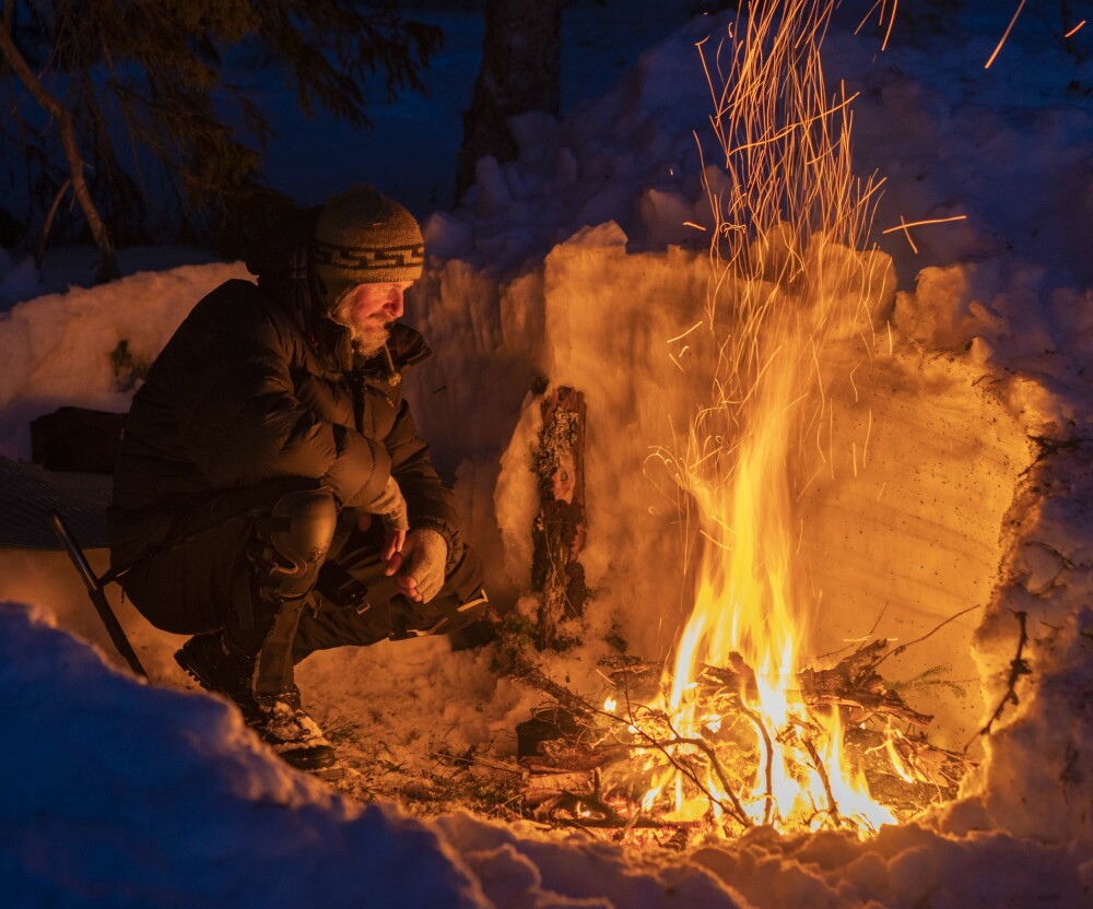 <b>TRIV­SEL I BÅL­GRO­PA:</b> Da Bengt-Are kom ned fra høy­fjel­let, ble kvel­den til­brakt ved bå­let i Snåsafjella. (Foto: Chris­ter Rog­ne­rud)