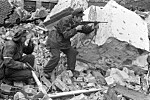 ETTER AUSCHWITZ: Scene fra Warszawa-oppstanden, hvor også Pilecki deltok.