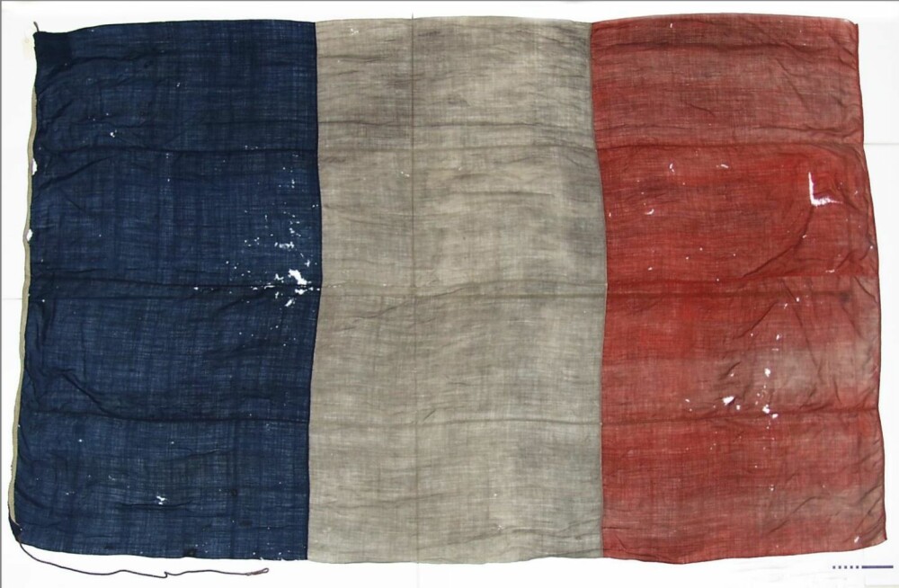 Dette franske flagget skal ha fulgt den ustyrlige ballongen med til Norge.