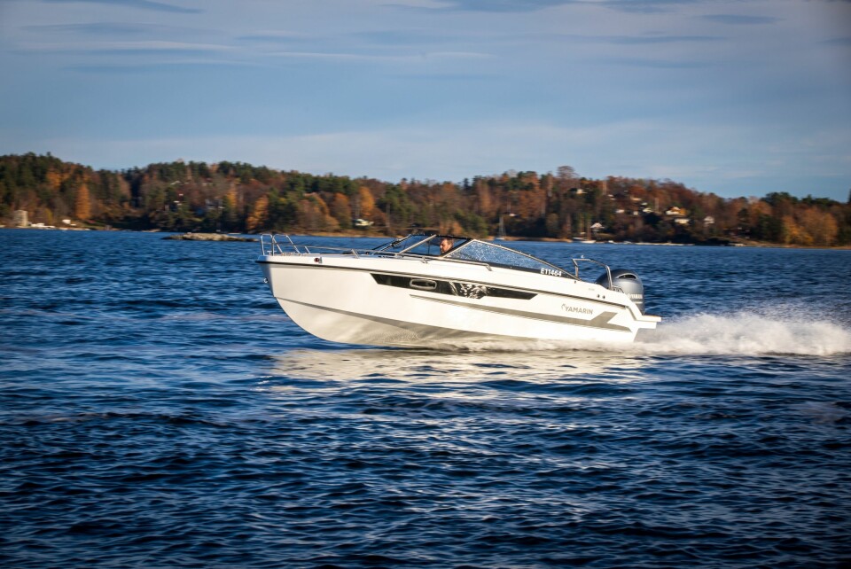 RASK NOK: Med 150-hester går båten opptil 43 knop på topp og marsjer komfortabelt inntil 30 knop.
