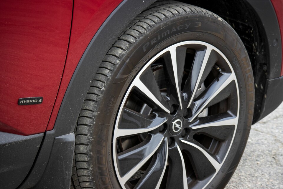 SLANK STIL: Relativt smale dekk, men fint veigrep og god balanse mellom utseende og komfort.