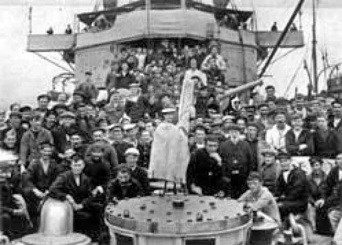 <b>BERGET:</b> Overlevende fra Britannic ble plukket opp av andre marinefartøyer i Middelhavet.