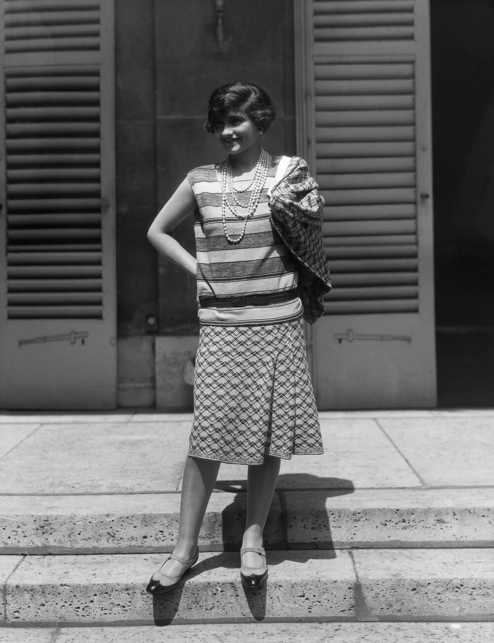 <b>TRENDSETTER:</b> Coco Chanel, her utenfor hjemmet sitt i Paris i mai 1929. (Foto: Getty Images)