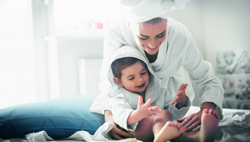 HÅNDHYGIENE FOR HELE FAMILIEN: Rene og pene hender er viktig for å stoppe spredning av virus og bakterier, men hendene i seg selv trenger også pleie og omsorg!