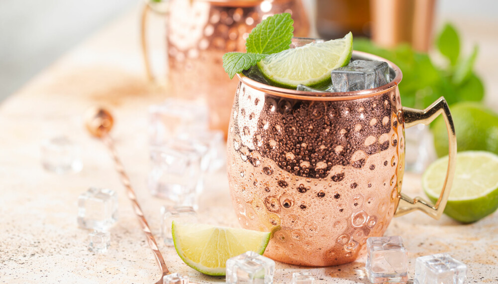 MOSCOW MULE: Kjenner du til denne drinken? Den lages med vodka og ingefærøl. Og en liten skvis lime. Hvis du skal gjøre alt riktig, serveres drinken i et kobberkrus.