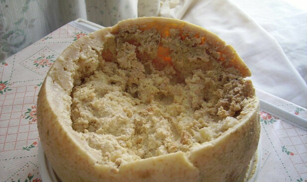 <b>CASU MARZU:</b> En ulovlig og farlig ost, som blir ansett som en delikatesse i Sardinia