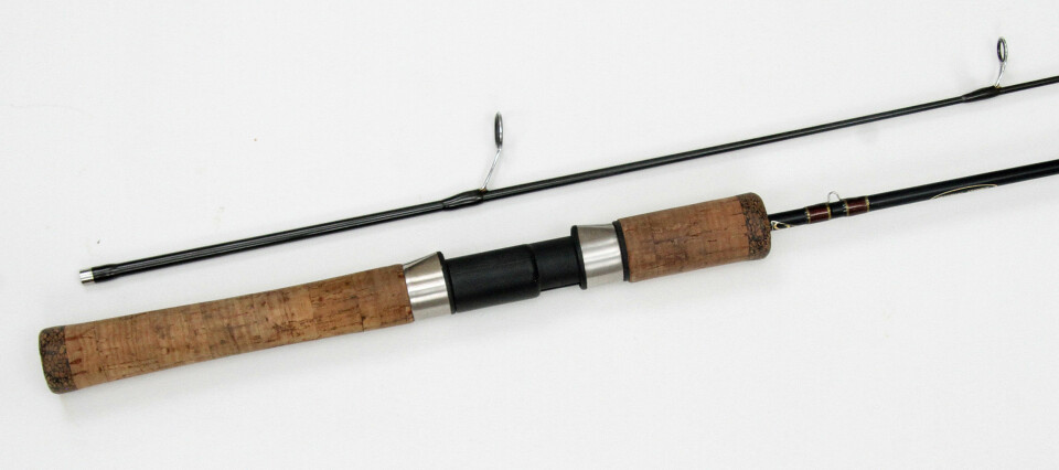 Haspelstanga: Om du bare skal ha ei stang for spinnerfiske, kan den være for vekter på 2–12 gram, og rundt 210 cm lang. I småvann med siv eller elver med steiner og andre hindringer, kan du ha nytte av ei lengre stang. Stanga på bildet er ultra-lett, bare 163 cm lang og beregnet til spinnere under 10 gram. Den har sin fordel i små elver og tjern der det er mye kratt langs land eller når du sniker deg fram, så kastet nærmest må lures ut.