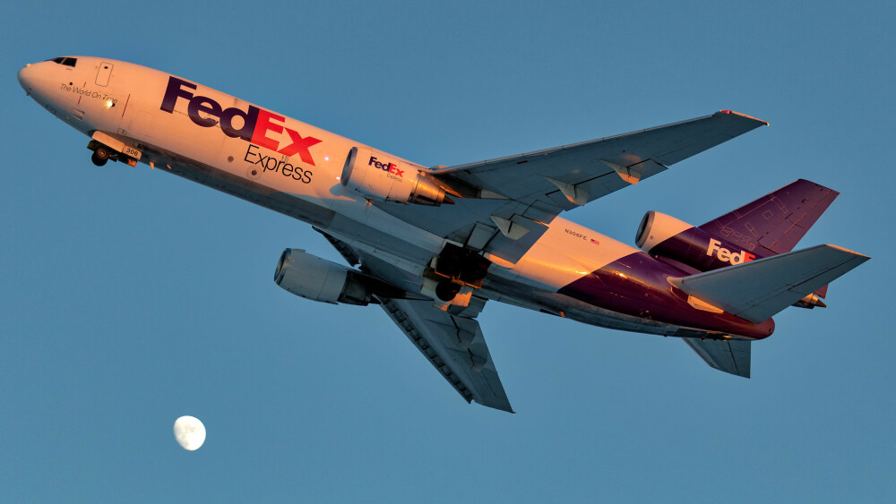 <b>FLYR FORTSATT:</b> Det aktuelle DC-10-fraktflyet måtte repareres for syv millioner kroner etter hendelsen. I dag flyr det fortsatt for FedEx.
