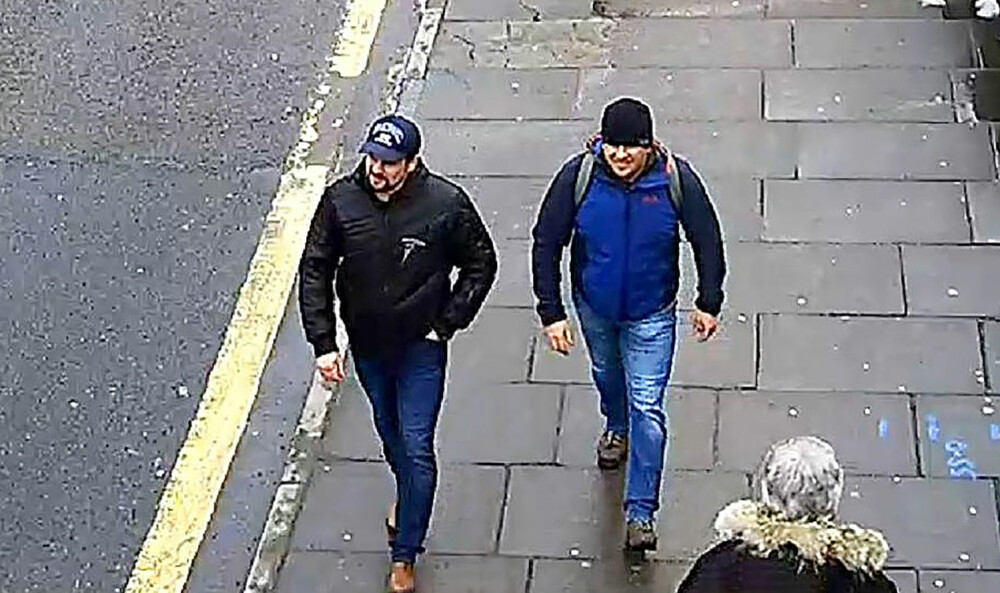 <b>GIFT I SEKKEN:</b> Russiske agenter til fots på vei for å ta livet av den tidligere dobbeltagenten Sergej Skripal i Salisbury, England i mars i fjor.