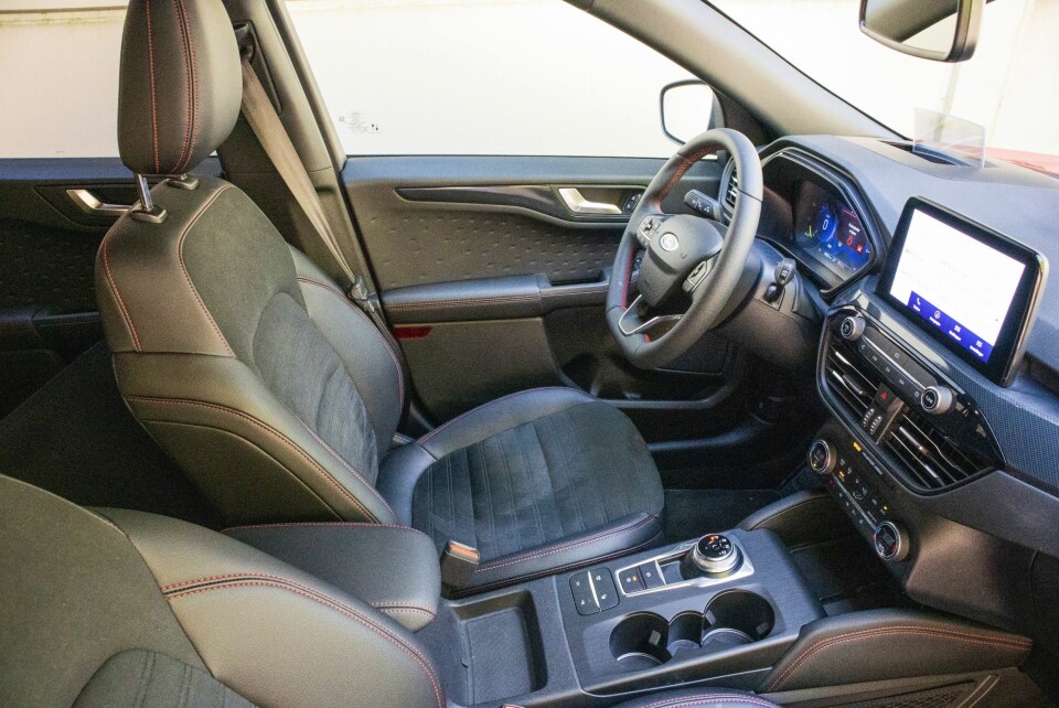 NESTEN PERFEKT: Med gode tilvalgspakker får du bra utstyr til fornuftig pris. Enkelte interiørdetaljer er ikke helt i 500 000 kroners-klassen.