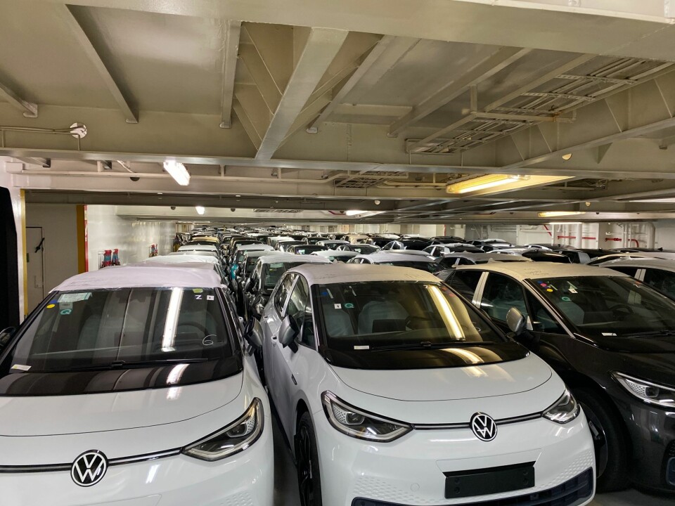 700: Ugland-skipet M/V Autopremier var lastet med 700 eksemplarer av ID.3st da skipet ankomme Bekkelagskaia i Oslo.