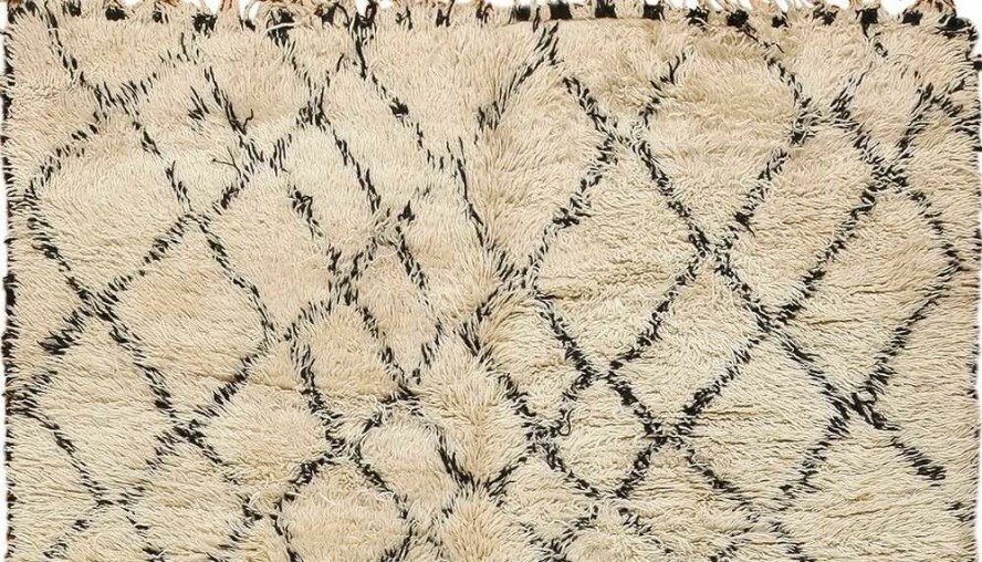 MAROKKANSK TEPPE: Dette vintage marokkanske ullteppet på 1,75 x 3,3 meter fra midten av 1900-tallet, selges for 675 000 kroner i en nettbutikk.