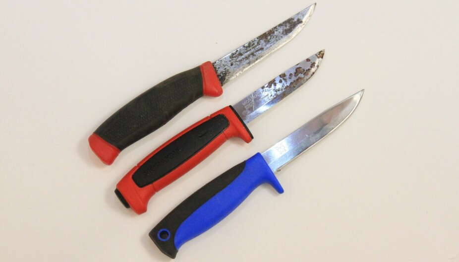 <b>SLIPING:</b> De billigere knivene er vanskeligere å slipe når de først har blitt sløve.